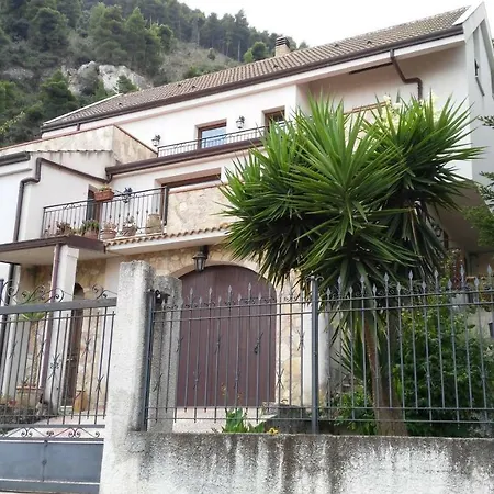 Palermo Dal Bosco Moarda Holiday home *