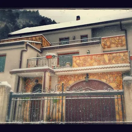 Palermo Dal Bosco Moarda Holiday home Altofonte